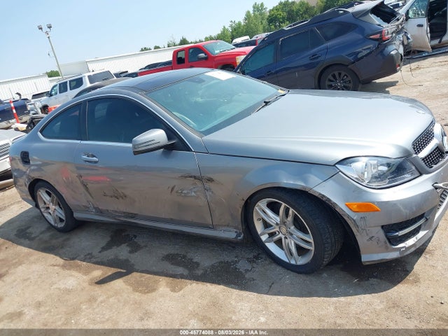 45774088 :رقم المزاد ، WDDGJ5HB3CF800524 vin ، 2012 Mercedes-benz C 350 Sport مزاد بيع