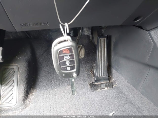45774109 :رقم المزاد ، 5XYZT3LB9HG381110 vin ، 2017 Hyundai Santa Fe Sport 2.4l مزاد بيع