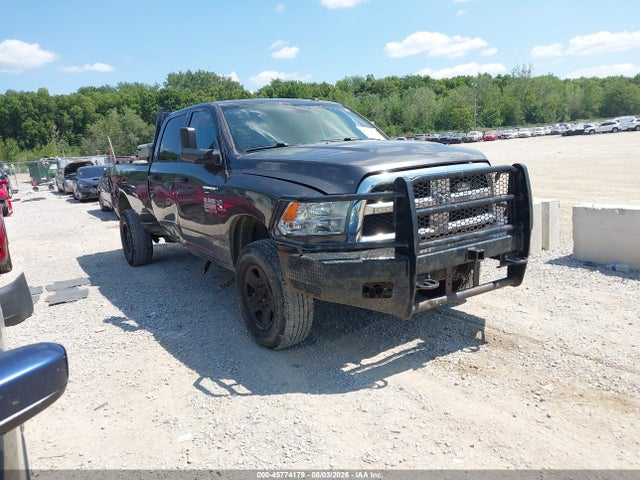 45774179 :رقم المزاد ، 3C6UR5HL3JG332165 vin ، 2018 Ram 2500 Tradesman  4x4 8' Box مزاد بيع