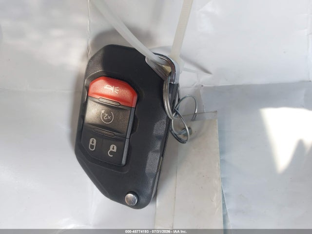 2018 Jeep Wrangler Unlimited Sahara 4x4 მანქანა იყიდება აუქციონზე, vin: 1C4HJXEG6JW214052, აუქციონის ნომერი: 45774193