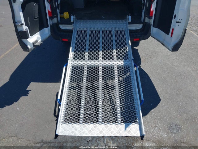 Ford Transit-150 2019 1FTYE1ZMXKKB46445 Image 12