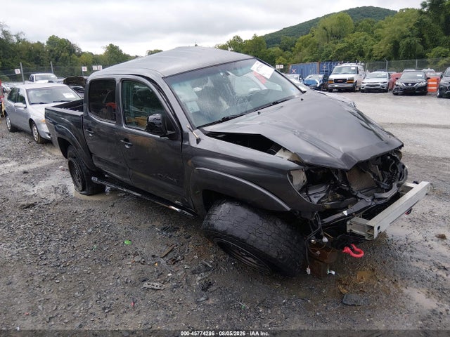 2015 Toyota Tacoma Base V6 მანქანა იყიდება აუქციონზე, vin: 3TMLU4EN1FM165574, აუქციონის ნომერი: 45774286