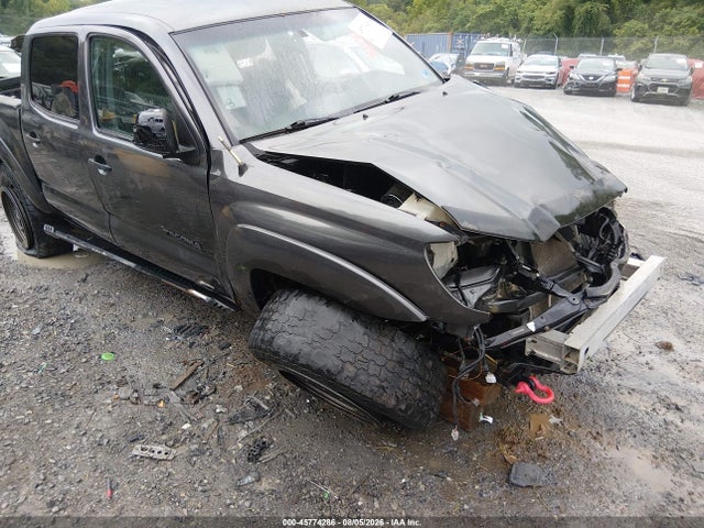 2015 Toyota Tacoma Base V6 მანქანა იყიდება აუქციონზე, vin: 3TMLU4EN1FM165574, აუქციონის ნომერი: 45774286