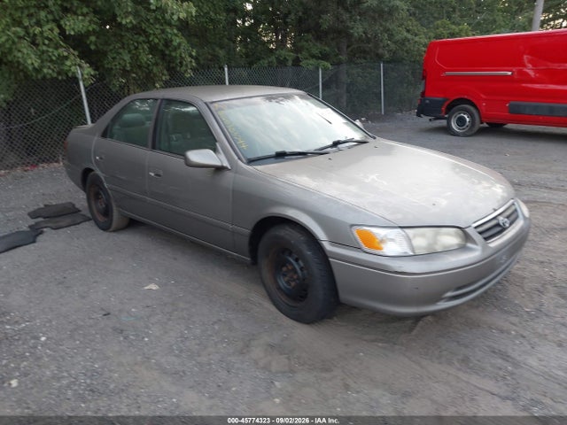 45774323 :رقم المزاد ، 4T1BG22K2YU696729 vin ، 2000 Toyota Camry Le مزاد بيع