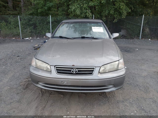 45774323 :رقم المزاد ، 4T1BG22K2YU696729 vin ، 2000 Toyota Camry Le مزاد بيع