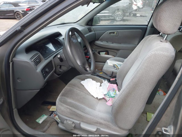 45774323 :رقم المزاد ، 4T1BG22K2YU696729 vin ، 2000 Toyota Camry Le مزاد بيع