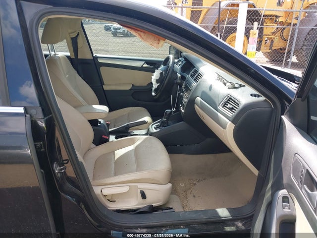 45774339 :رقم المزاد ، 3VWDX7AJ9DM357173 vin ، 2013 Volkswagen Jetta 2.5l Se مزاد بيع