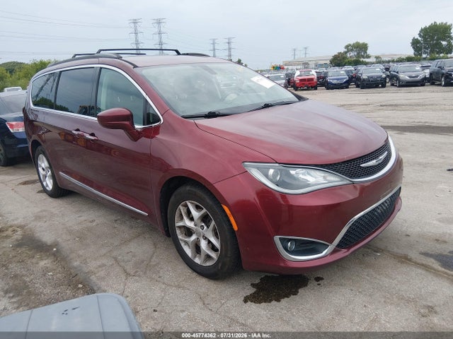 2017 2C4RC1BG5HR592401 main image