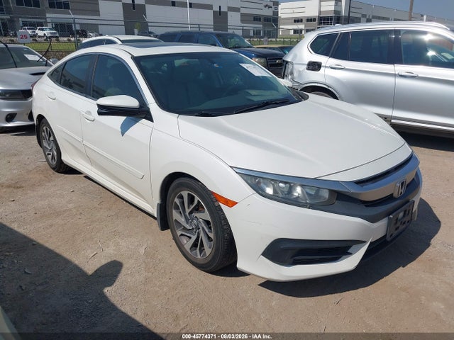 45774371 :رقم المزاد ، 19XFC2F77JE014066 vin ، 2018 Honda Civic Ex مزاد بيع