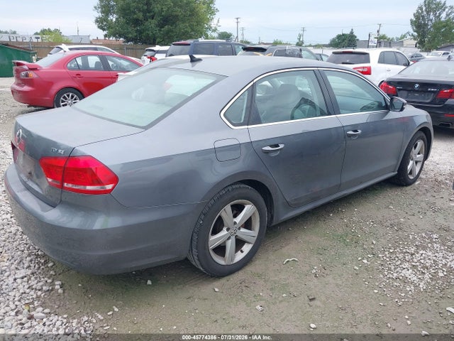 2013 Volkswagen Passat 2.0l Tdi Se მანქანა იყიდება აუქციონზე, vin: 1VWBN7A38DC052702, აუქციონის ნომერი: 45774386