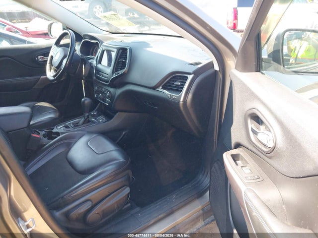 45774411 :رقم المزاد ، 1C4PJMLX9KD122072 vin ، 2019 Jeep Cherokee Latitude Plus 4x4 مزاد بيع