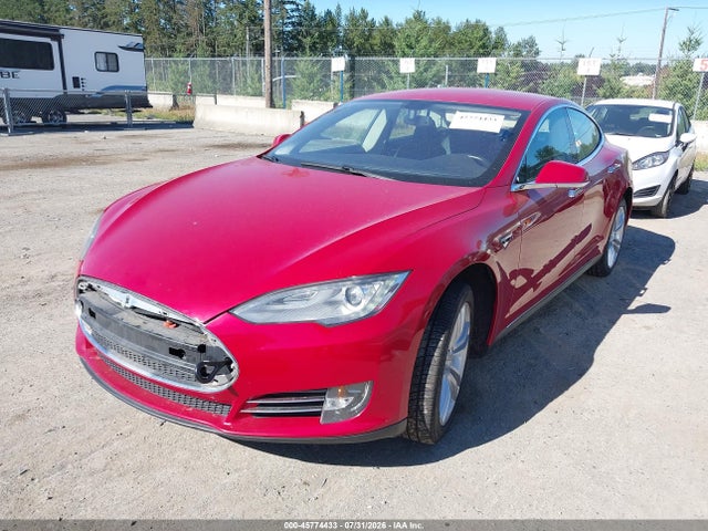 Tesla Model S P85 2014 5YJSA1H1XEFP29429 Image 2