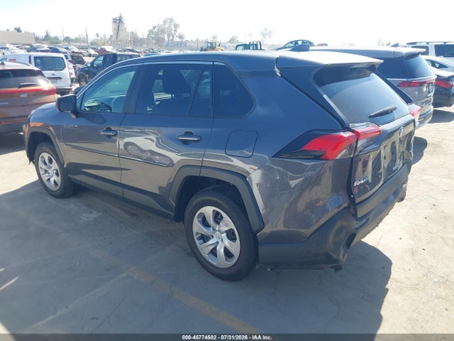 2T3F1RFV1RC460647 Toyota RAV4 LE