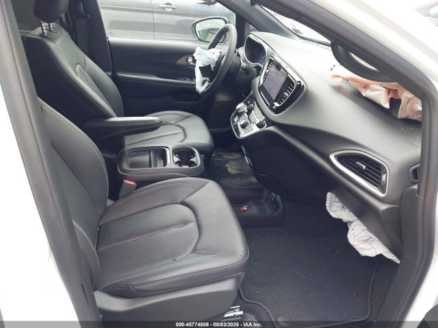 Продажа на аукционе авто 2027 Chrysler Pacifica, vin: 2C4RC1BG2VR562753, номер лота: 45774506