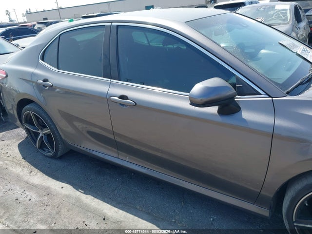 Toyota CAMRY LE 2018 4T1B11HK7JU055245 Image 14