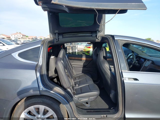 45774647 :رقم المزاد ، 5YJXCDE20JF101355 vin ، 2018 Tesla Model X 100d/75d/p100d مزاد بيع