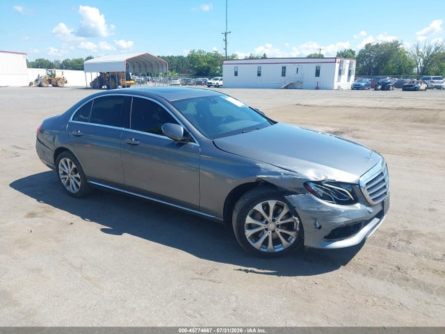 45774667 :رقم المزاد ، WDDZF4KB3HA205674 vin ، 2017 Mercedes-benz E 300 4matic مزاد بيع