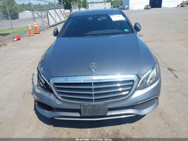 45774667 :رقم المزاد ، WDDZF4KB3HA205674 vin ، 2017 Mercedes-benz E 300 4matic مزاد بيع