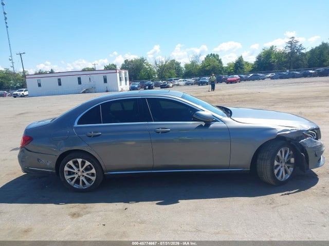 45774667 :رقم المزاد ، WDDZF4KB3HA205674 vin ، 2017 Mercedes-benz E 300 4matic مزاد بيع