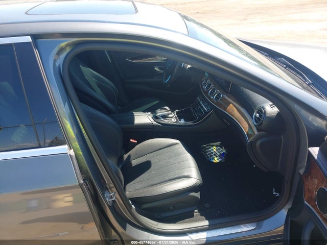 45774667 :رقم المزاد ، WDDZF4KB3HA205674 vin ، 2017 Mercedes-benz E 300 4matic مزاد بيع