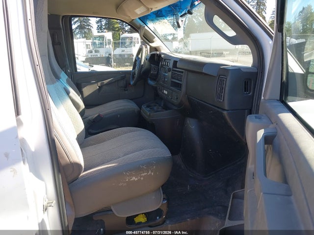 GMC Savana 2500 Work Van 2017 1GTW7AFF5H1909042 Image 5