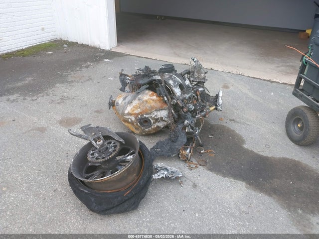 45774838 :رقم المزاد ، JS1GW71AX52107785 vin ، 2005 Suzuki Gsx1300 Rk5 مزاد بيع