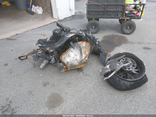 45774838 :رقم المزاد ، JS1GW71AX52107785 vin ، 2005 Suzuki Gsx1300 Rk5 مزاد بيع