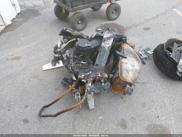 45774838 :رقم المزاد ، JS1GW71AX52107785 vin ، 2005 Suzuki Gsx1300 Rk5 مزاد بيع