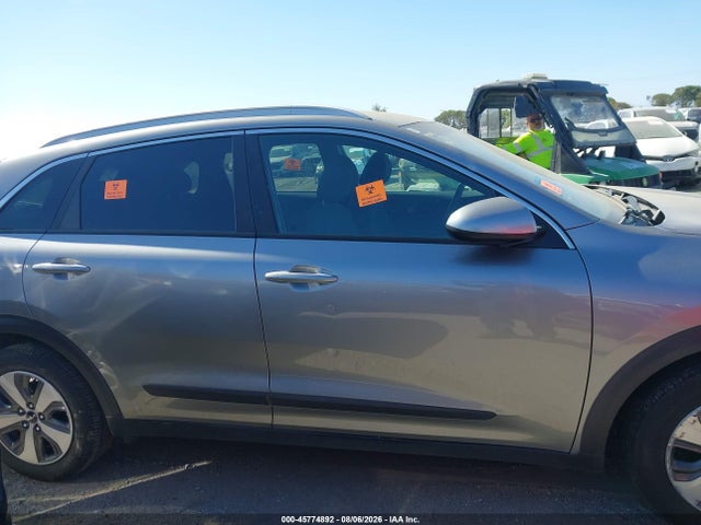KIA NIRO LX 2022 KNDCB3LC7N5518681 Image 13