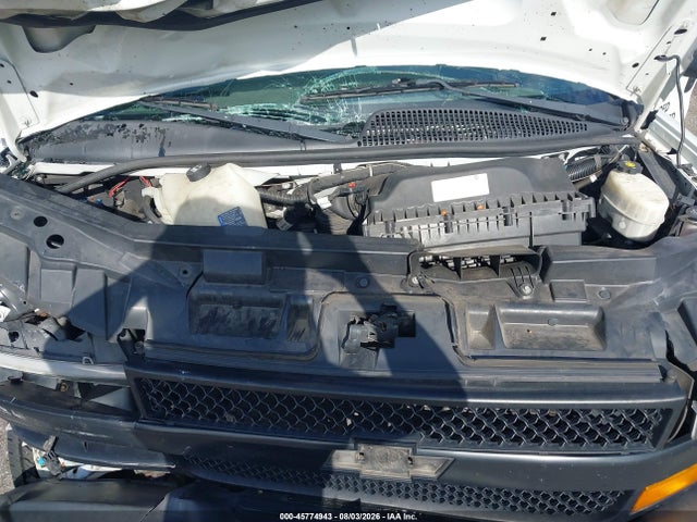 45774943 :رقم المزاد ، 1GB0GSFP9J1331560 vin ، 2018 Chevrolet Express Cutaway Work Van مزاد بيع
