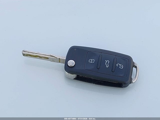 Продаж на аукціоні авто 2012 Volkswagen Beetle 2.5l, vin: 3VWJP7AT6CM650080, номер лоту: 45774964