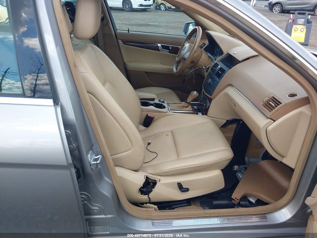 45774972 :رقم المزاد ، WDDGF81X38F056102 vin ، 2008 Mercedes-benz C 300 مزاد بيع