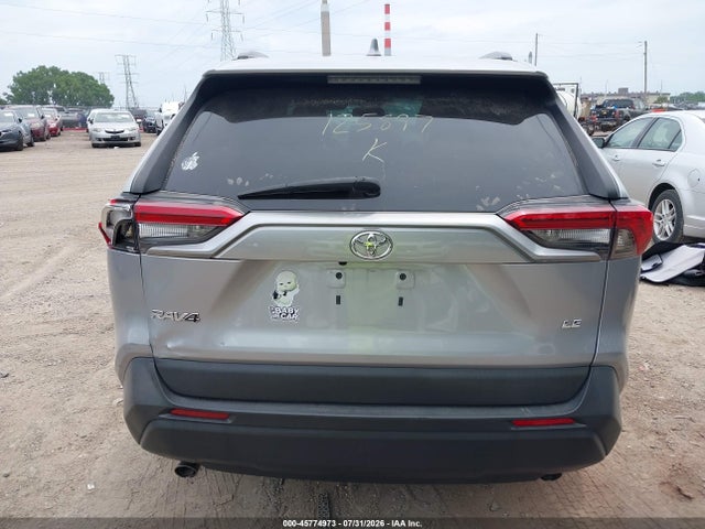 45774973 :رقم المزاد ، 2T3H1RFV2MC125897 vin ، 2021 Toyota Rav4 Le مزاد بيع