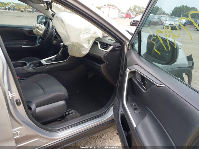 45774973 :رقم المزاد ، 2T3H1RFV2MC125897 vin ، 2021 Toyota Rav4 Le مزاد بيع