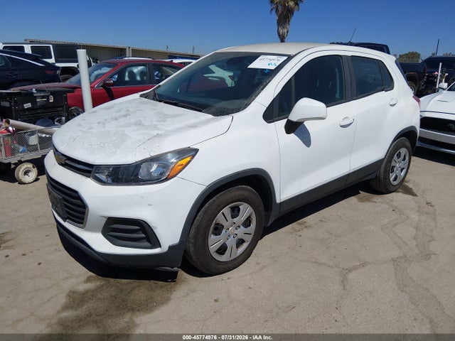Chevrolet TRAX LS 2017 3GNCJKSB1HL267982 Image 2