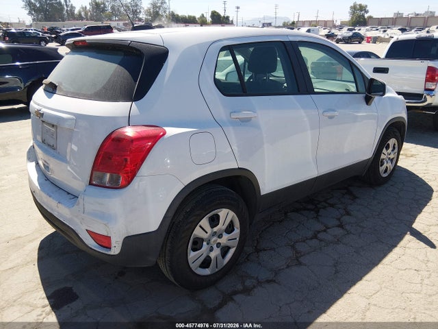 Chevrolet TRAX LS 2017 3GNCJKSB1HL267982 Image 4
