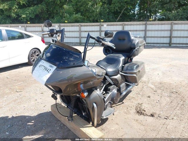 Harley-Davidson FLTRU 2018 1HD1KGD16JB667508 Image 2