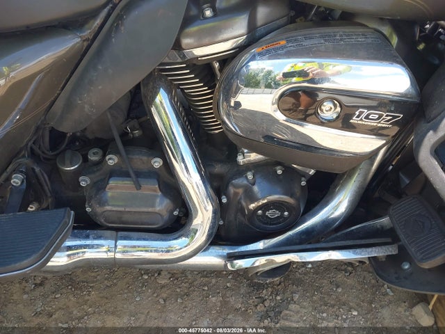 Harley-Davidson FLTRU 2018 1HD1KGD16JB667508 Image 8