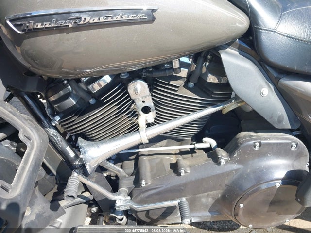 Harley-Davidson FLTRU 2018 1HD1KGD16JB667508 Image 9