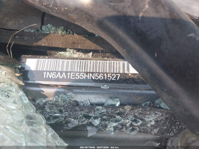 1N6AA1E55HN561527 Nissan Titan Sl
