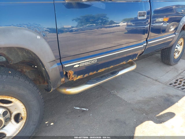 Продаж на аукціоні авто 2000 Chevrolet K2500, vin: 1GCGK24J9YR166659, номер лоту: 45775066