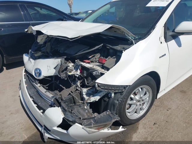 Toyota Prius Two 2016 JTDKBRFU6G3521640 Image 6