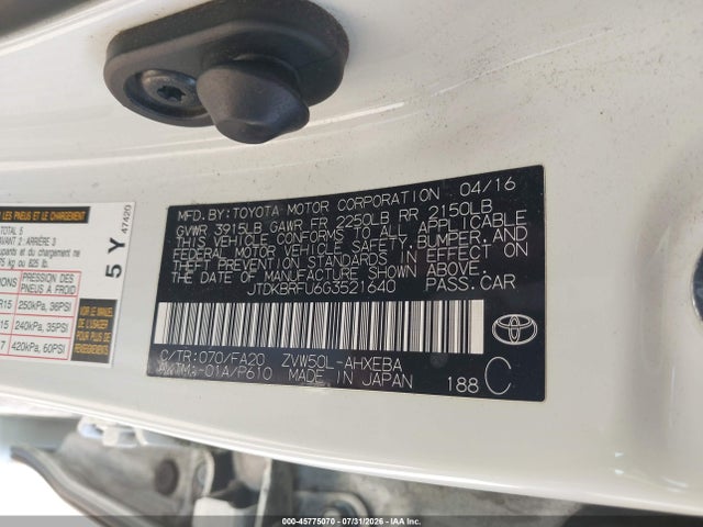 Toyota Prius Two 2016 JTDKBRFU6G3521640 Image 9