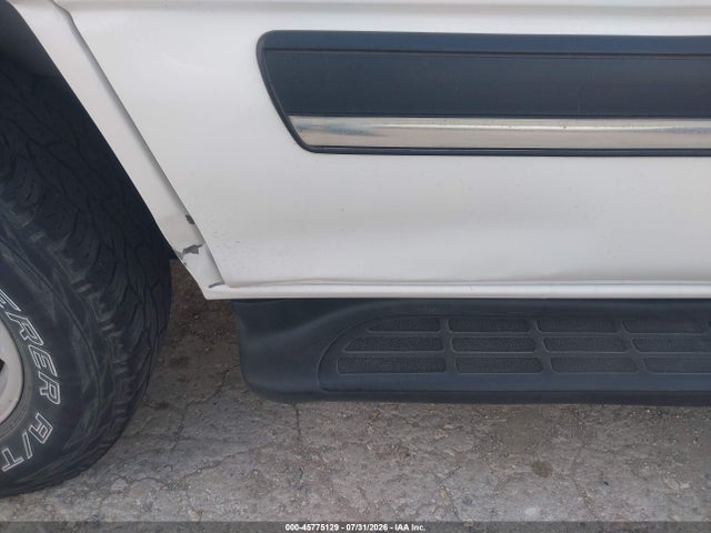 2004 Chevrolet Tahoe Ls მანქანა იყიდება აუქციონზე, vin: 1GNEC13Z24R313699, აუქციონის ნომერი: 45775129