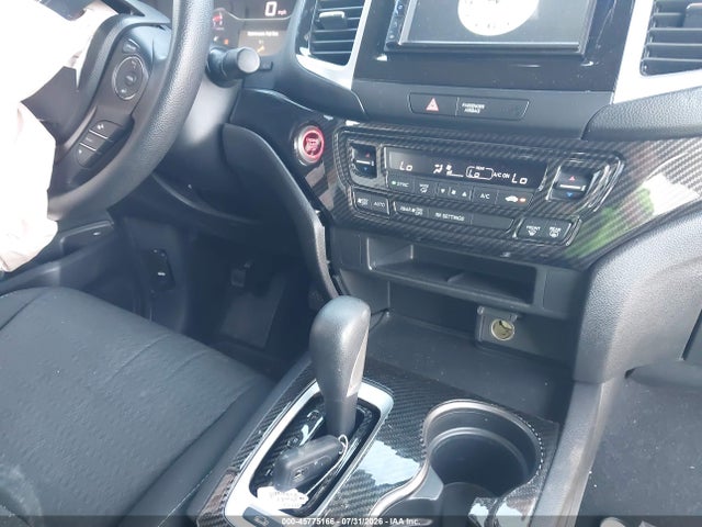 Honda Ridgeline Sport 2018 5FPYK3F15JB000715 Image 11