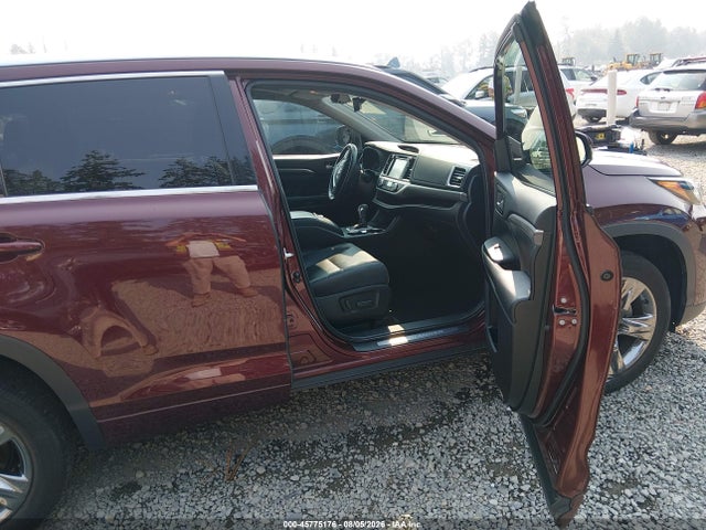 Продажа на аукционе авто 2018 Toyota Highlander Limited Platinum, vin: 5TDDZRFHXJS811294, номер лота: 45775176