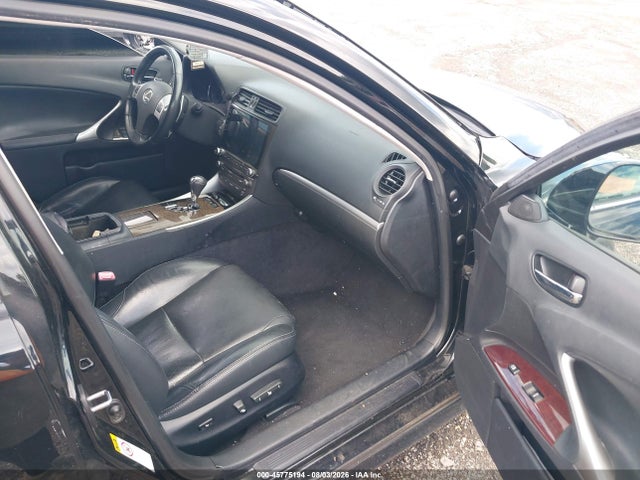 45775194 :رقم المزاد ، JTHCF5C21B5047676 vin ، 2011 Lexus Is 250 مزاد بيع