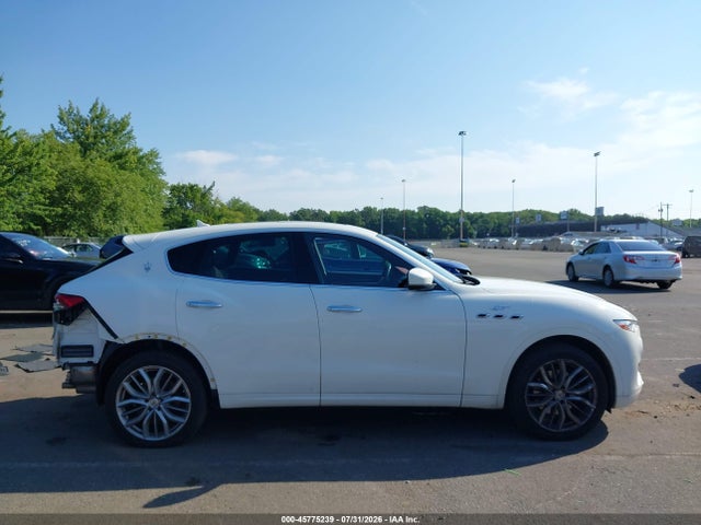 45775239 :رقم المزاد ، ZN661XUA8NX394802 vin ، 2022 Maserati Levante Gt مزاد بيع