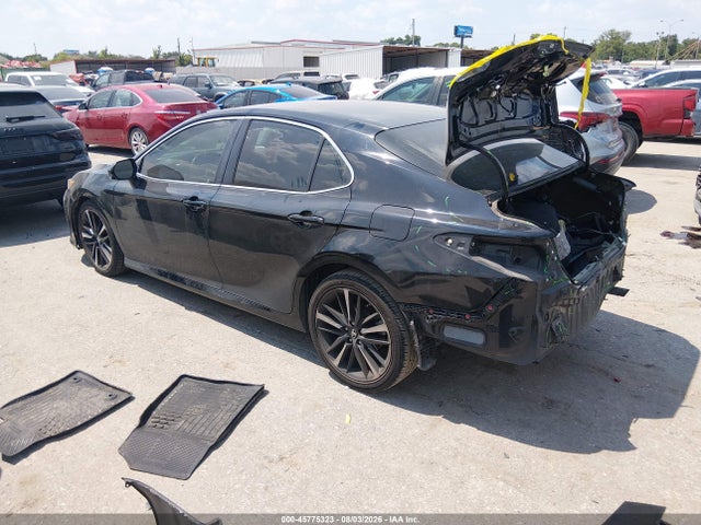 45775323 :رقم المزاد ، 4T1B11HKXJU580770 vin ، 2018 Toyota Camry Le مزاد بيع