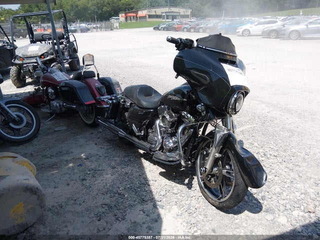 2015 1HD1KRM14FB618620 main image